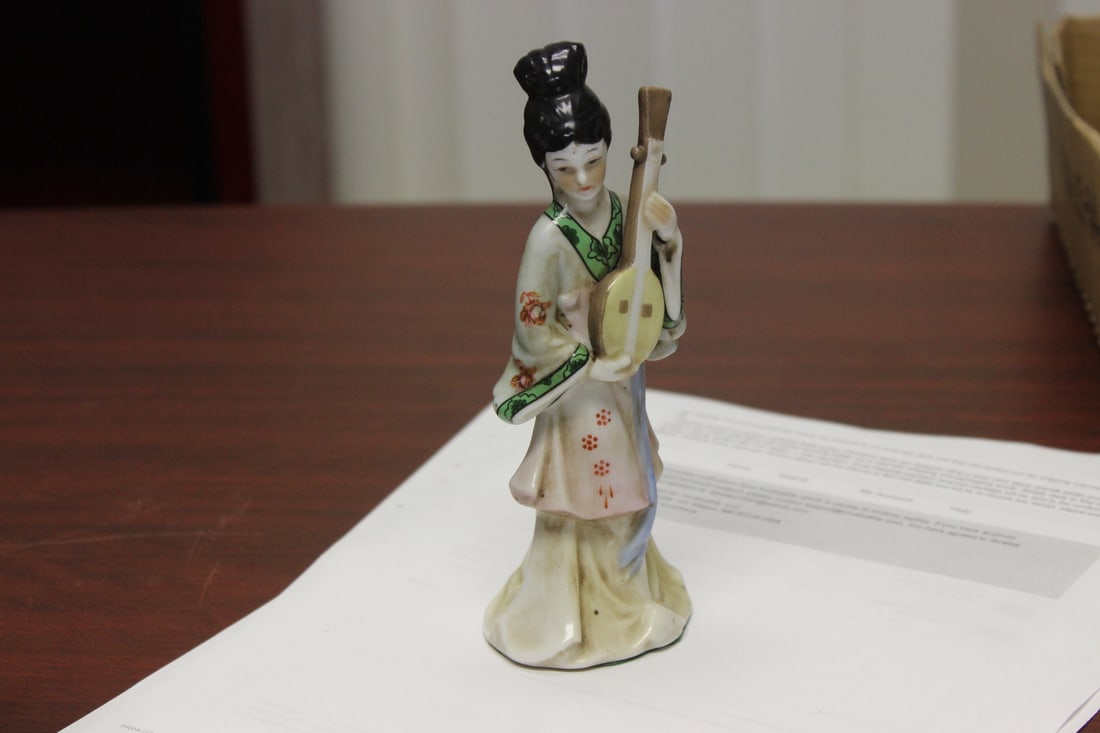 A Chinese Porcelain Musician: 6 1/2" tall