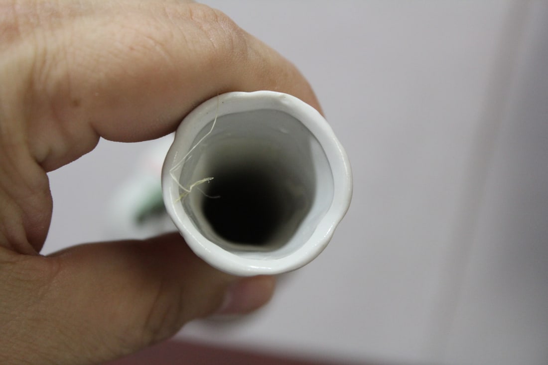 A Small Ceramic Rose Stem Vase - 5