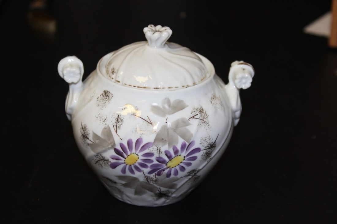 A Vintage Sugar Container?: Unmarked - 4 1/2" tall