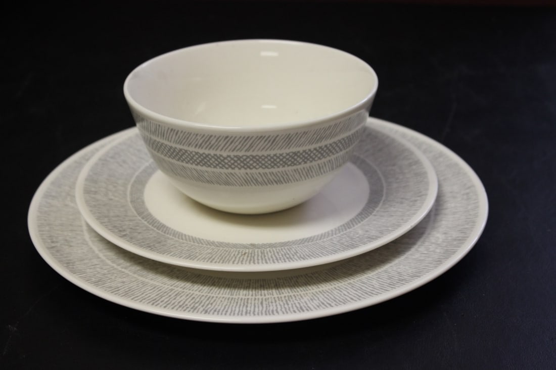 A Vera Wang Wedgwood Plate Set: 3 pieces to include salad plate, bowl and dinner plate - dinner plate=10 1/2" in diameter
