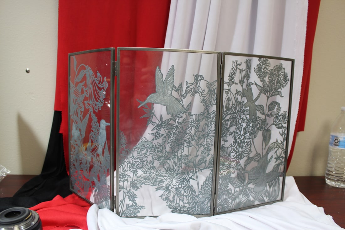 A Glass Chinese Tablescreen: 12 3/8" tal - unusual and artistic