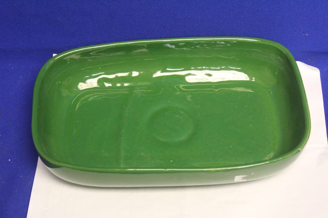 Shawnee Pottery Tray: 10 1/4" across