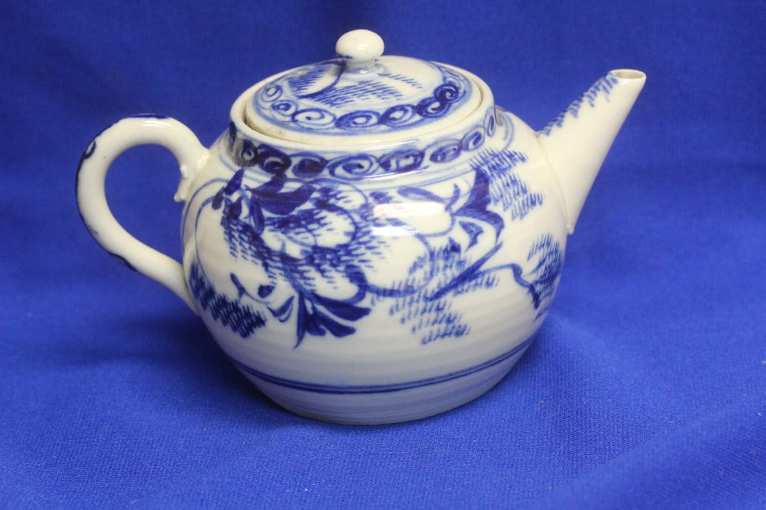An Antique Chinese Blue and White Teapot: most likely early 20th century - 6 1/8" across to handle