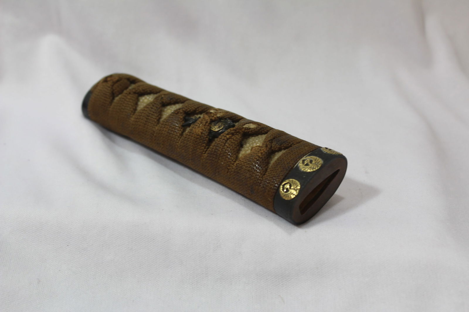 An Antique Japanese Tanto Tsuka: with Kamon Fuchi/Kashira with Menuki - beautiful piece - 5 1/4" in length