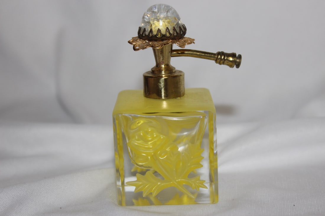 Glass Parfume Bottle with Atomizer: bulb missing - vintage - 3 1/2" tall
