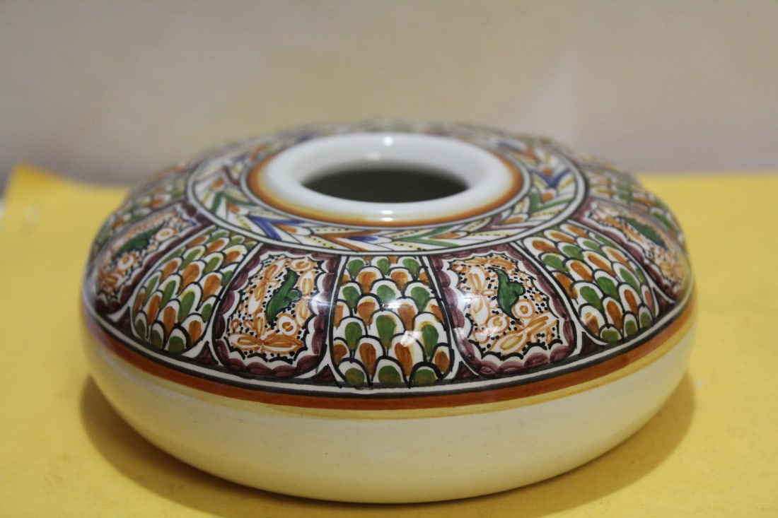 A Portugese Ceramic Article: 4 1/4" in diameter - Malizia?