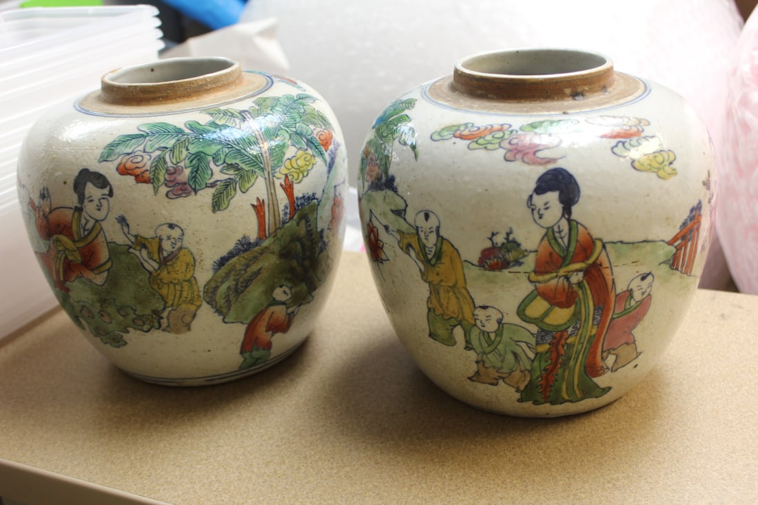 Pair of Chinese Ginger Jars (1 of 12)