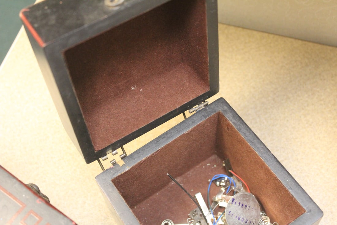 Pair Oriental Box - 4