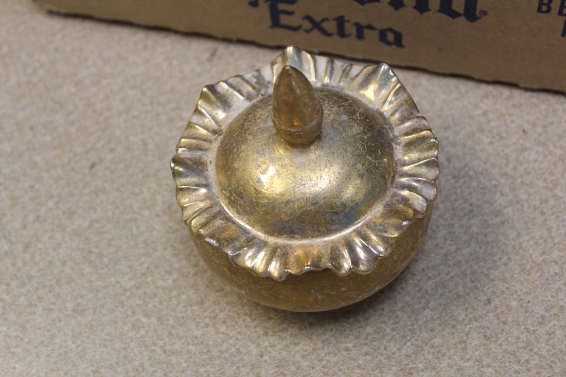 Gold Plated Porcelain Container with Lid: 3 1/2" in diameter