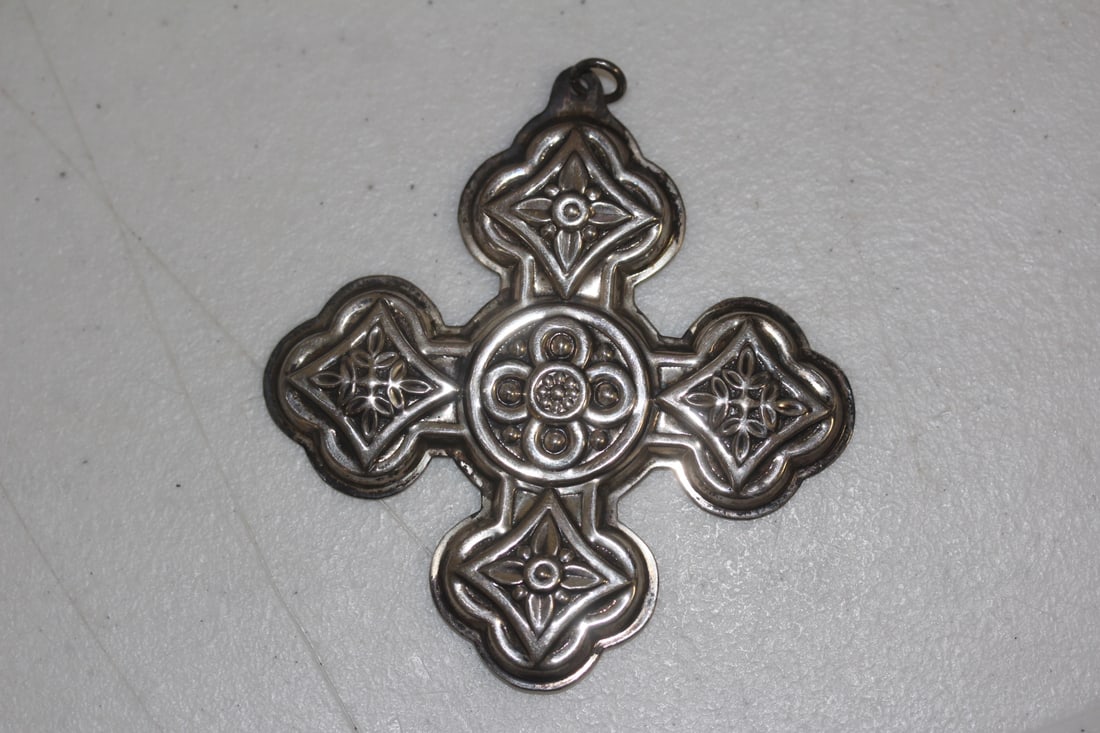 Reed and Barton Sterling Christmas Ornament: as shown on photos