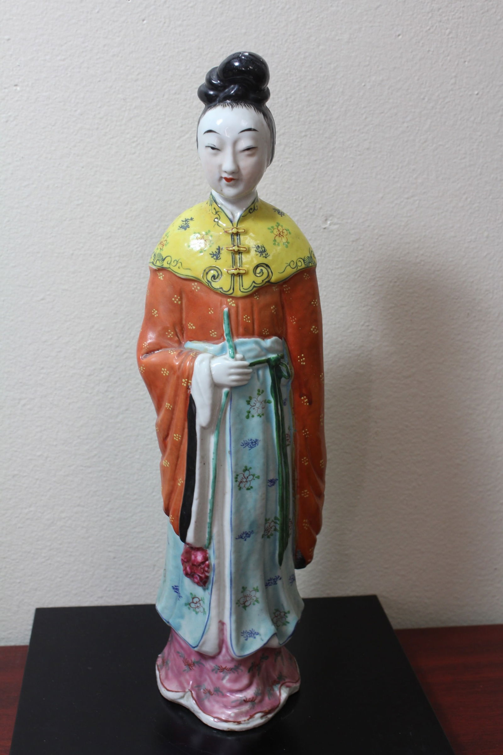 A Signed Chinese Porcelain Lady Statue: late 19th to early 20th century - 16" tall