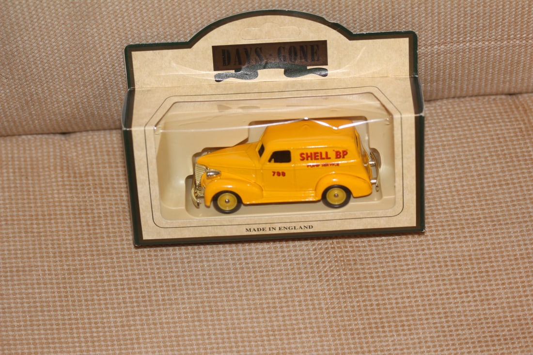 Cast Iron Small Toy Car/Truck: made in England - by Days Gone