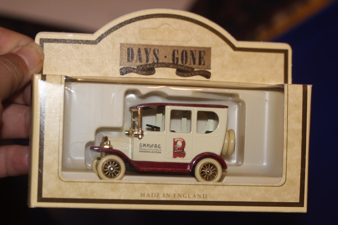Cast Iron Small Toy Car/Truck: made in England - by Days Gone