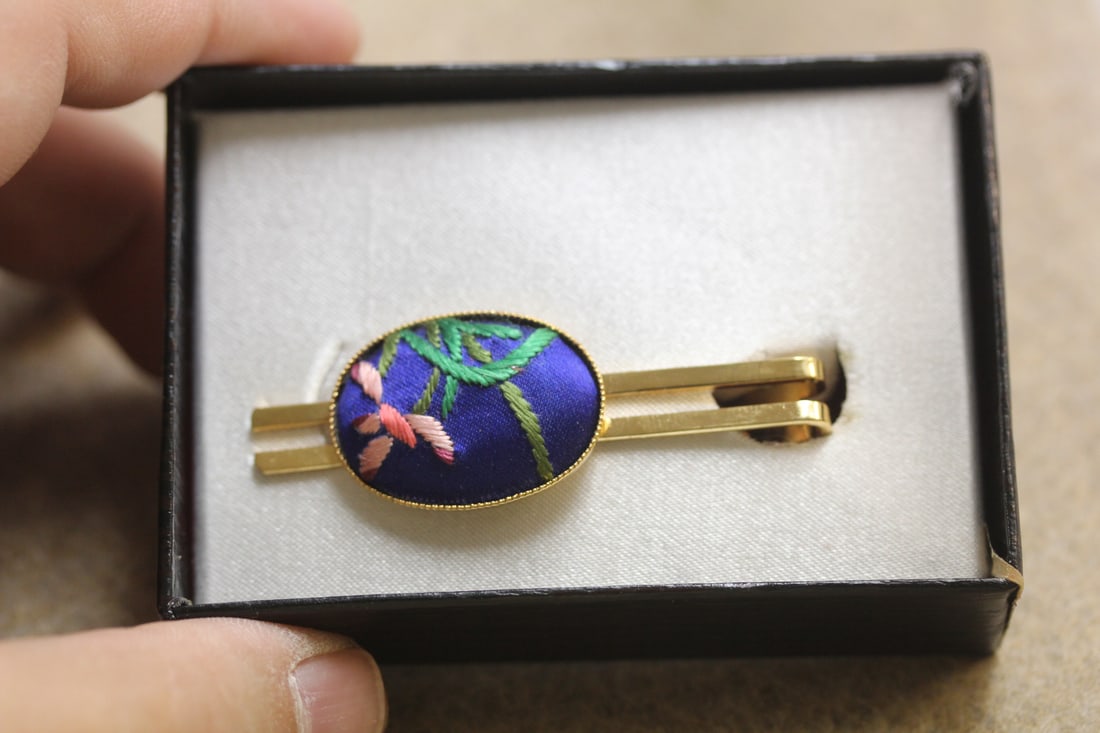 Chinese Tie Tac: as shown