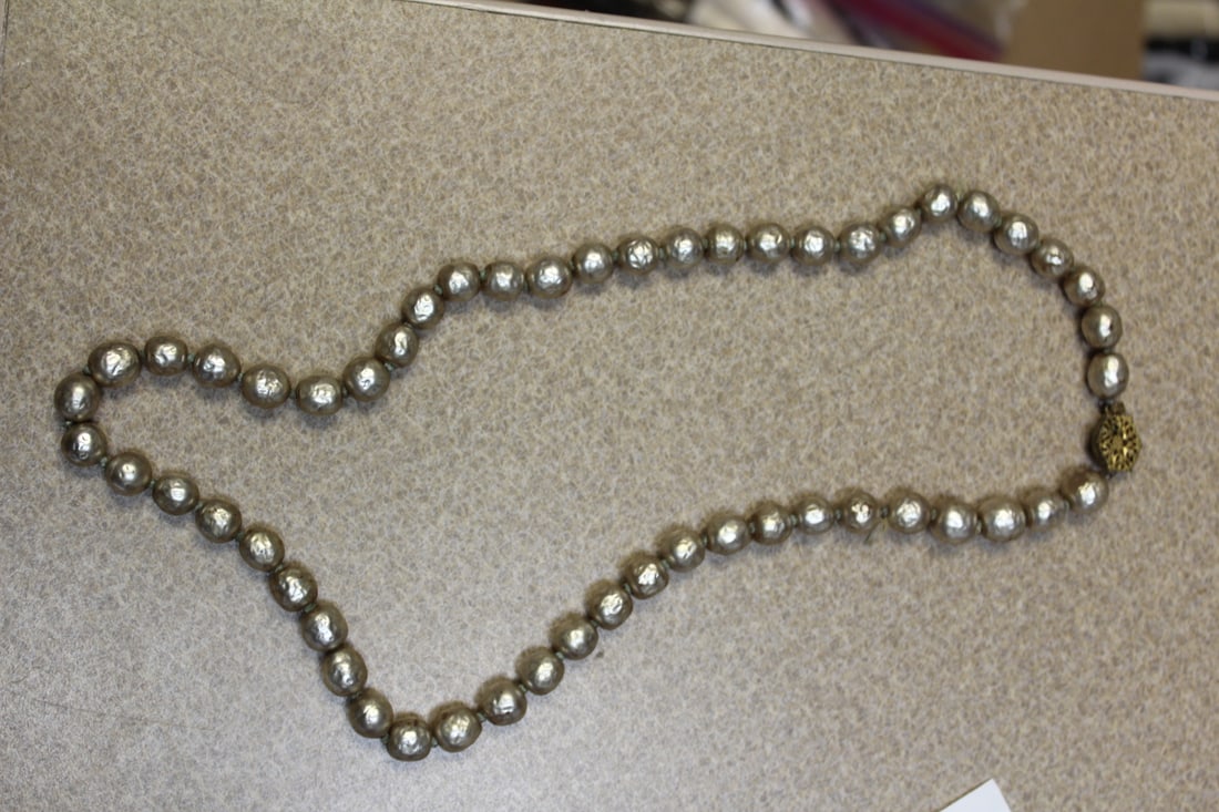 Vintage Faux Pearl Necklace: signed Mariam Haskell - 11 1/2" when clapsed