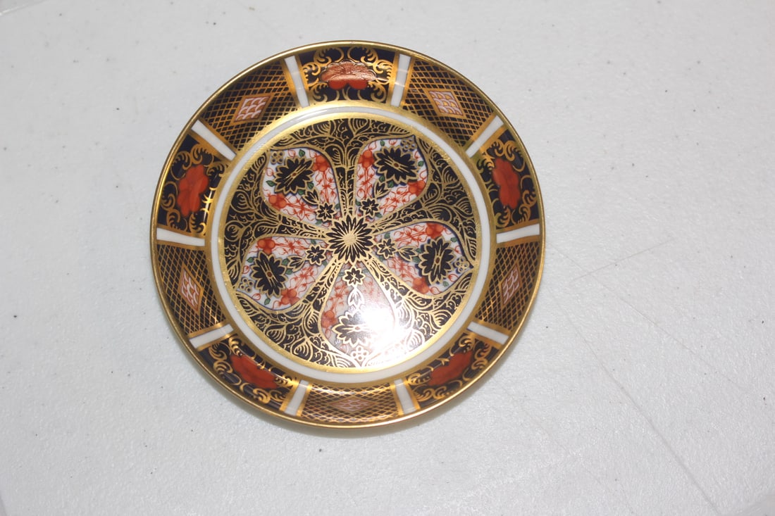 Royal Crown Derby Imari Trinket Dish: 4 1/4" in diameter