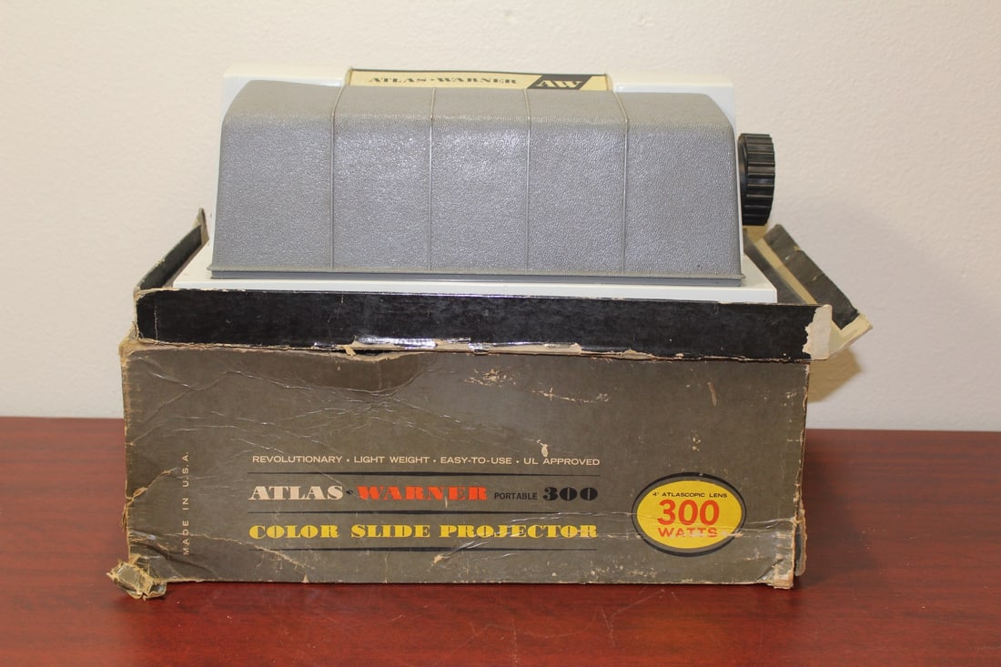 A Projector by Atlas Warner: do not know if it works or not
