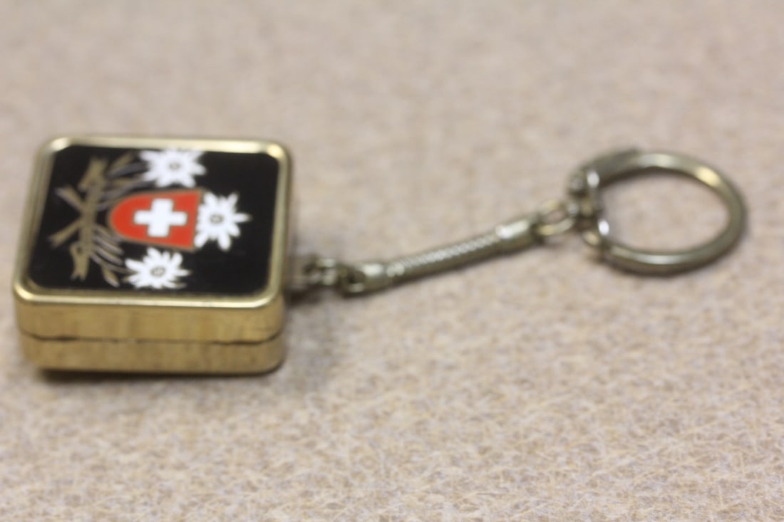 Rare Vintage Enamel Keychain: Switzerland enamel Sankyo music floral key chain - music part works