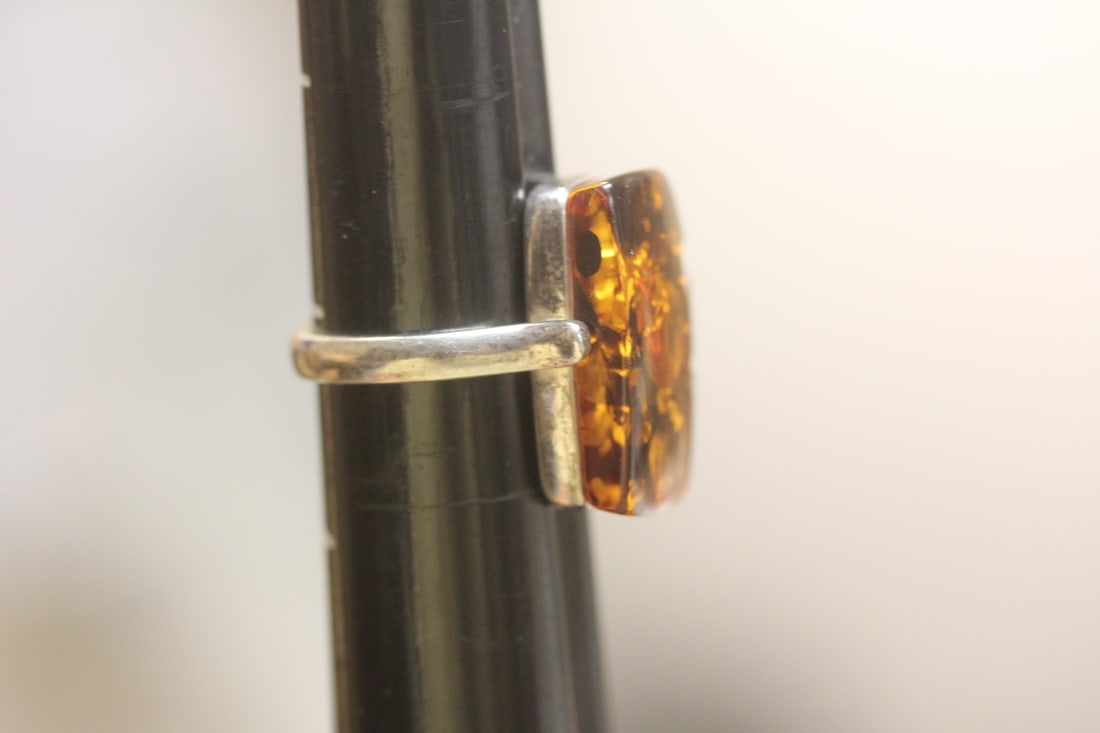 Sterling and Amber Ring: marked 925