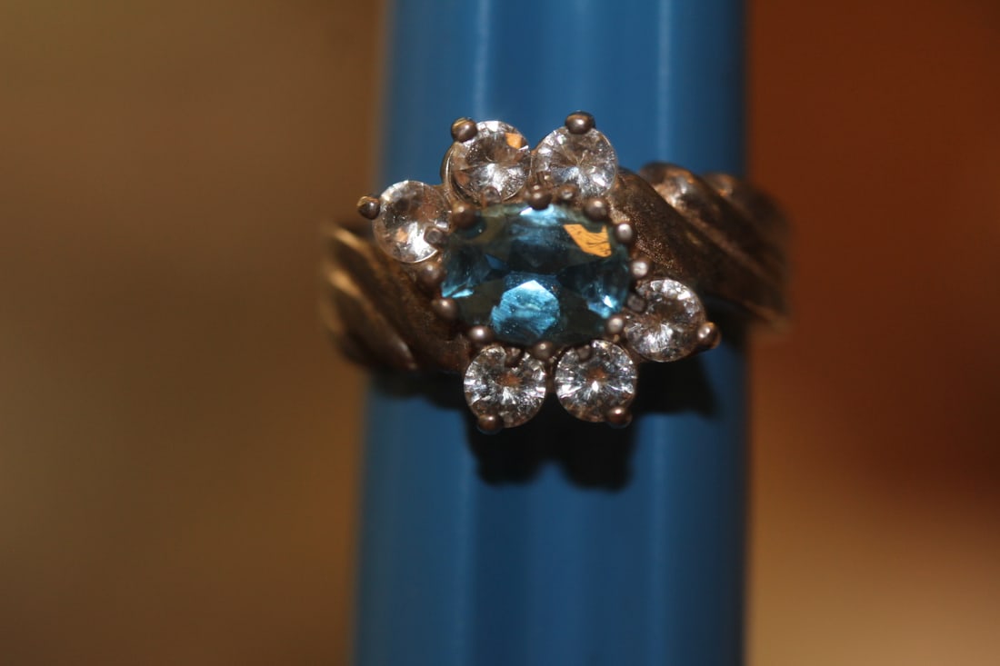 Sterling and Gem Stone Ring: as shown