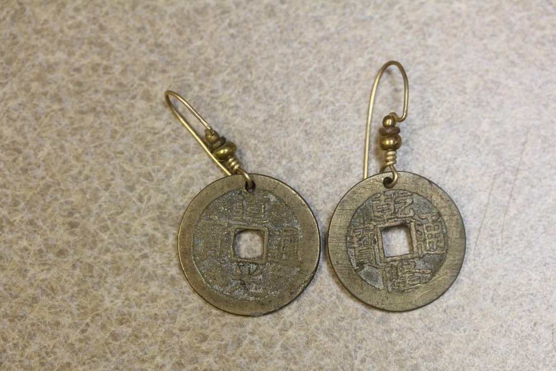 Antique/Vintage Chinese Coin Earrings: as shown