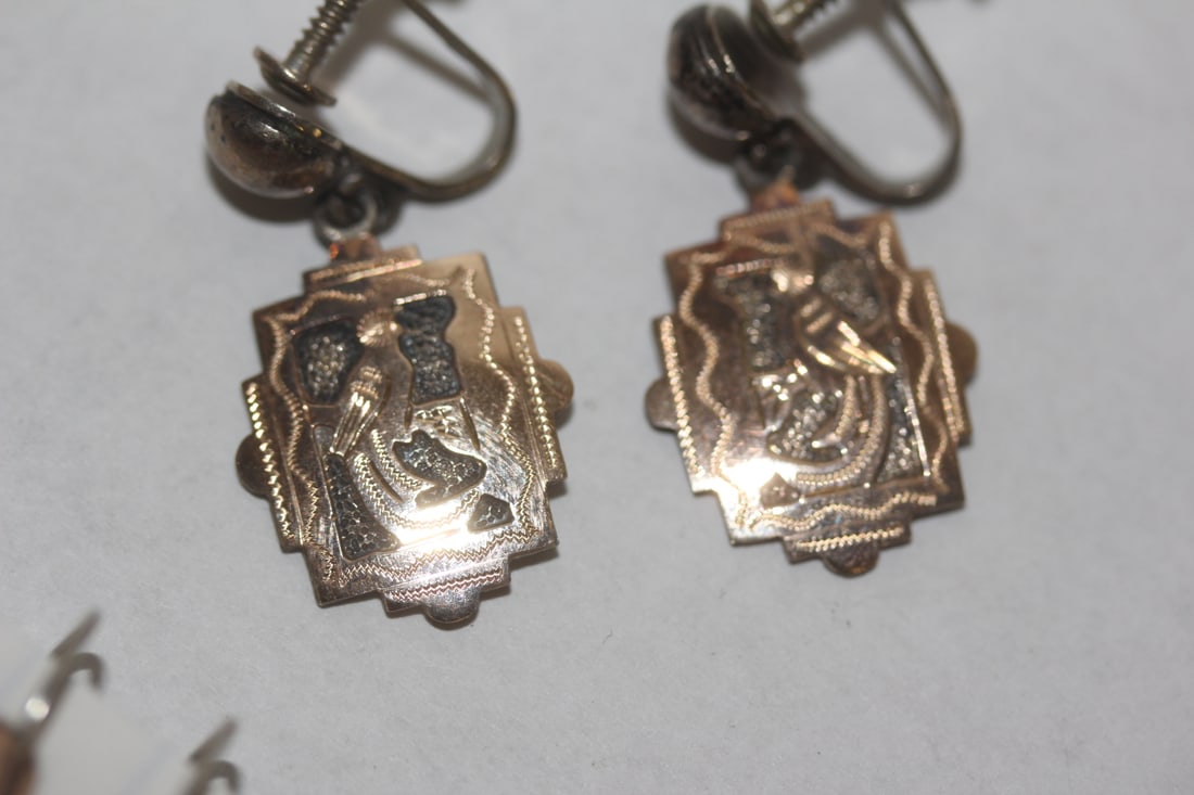 Pair of 900 Silver Guatemala Earrings: depicting peacock - boxed