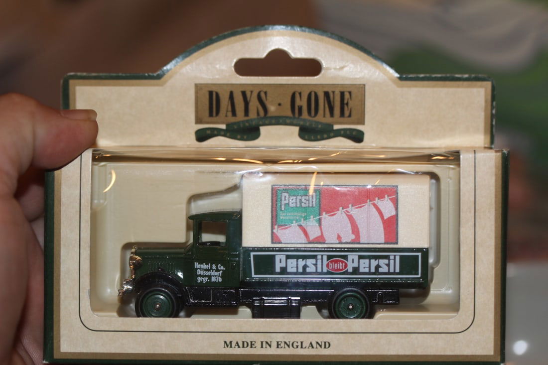 Cast Iron Small Toy Car/Truck: made in England - by Days Gone