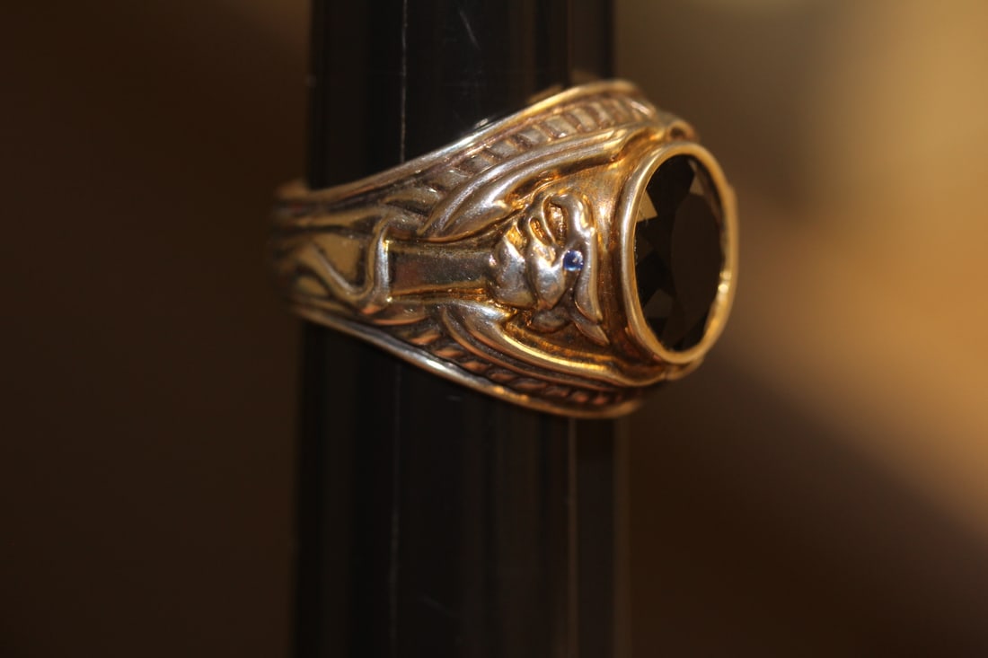 Marked TNC 925 Sterling Men's Ring: with gemstone - beautiful ring