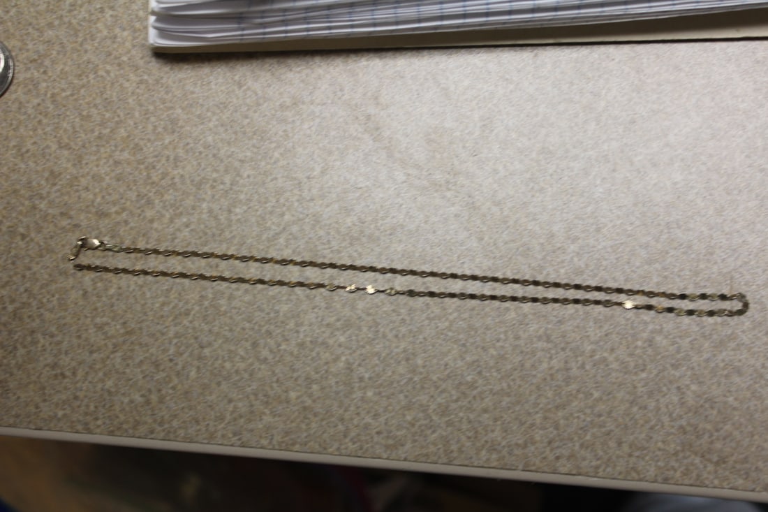 Signed Sterling Necklace: signed Dan Graft - marked Italy 925 - 8 1/2" long when clapsed