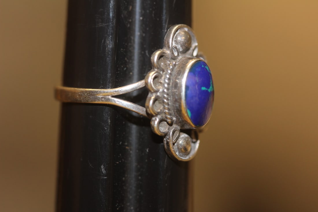 Sterling and Gemstone Ring: marked 925
