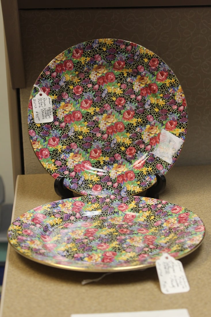 Set of 2 Chintz Royal Winton Plates: hazel floral - beautiful - 9" in diameter