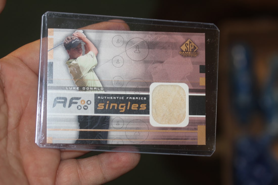 Luke Donald Jersey Card: as shown