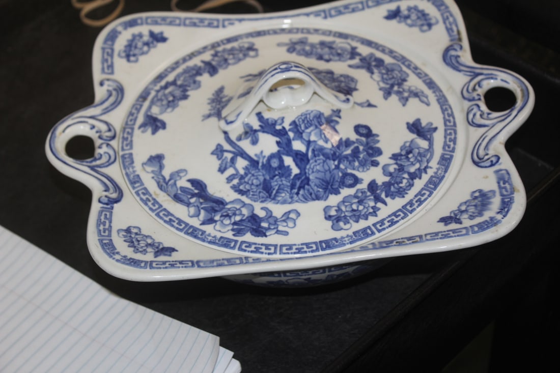 Flow Blue Taureen: measures= 11" across from handle to handle