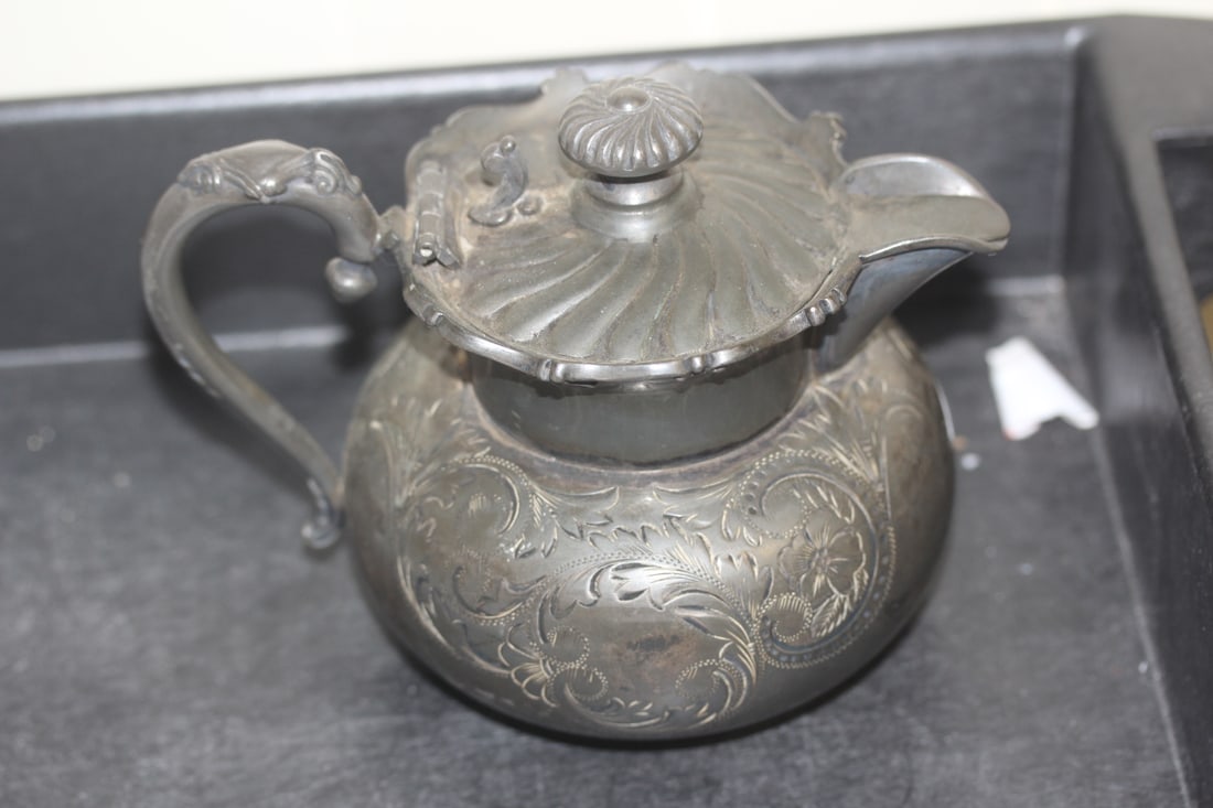 Pewter Teapot (1 of 6)