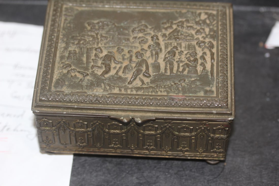 Signed Repousse Metal Box: signed JB or Jenning Brothers - 4 3/4" across
