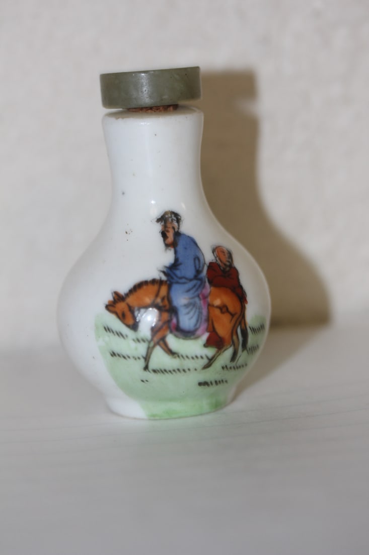 Chinese Porcelain Snuff Bottle: please note: top part of stopper broken off as shown - 2 1/4" tall