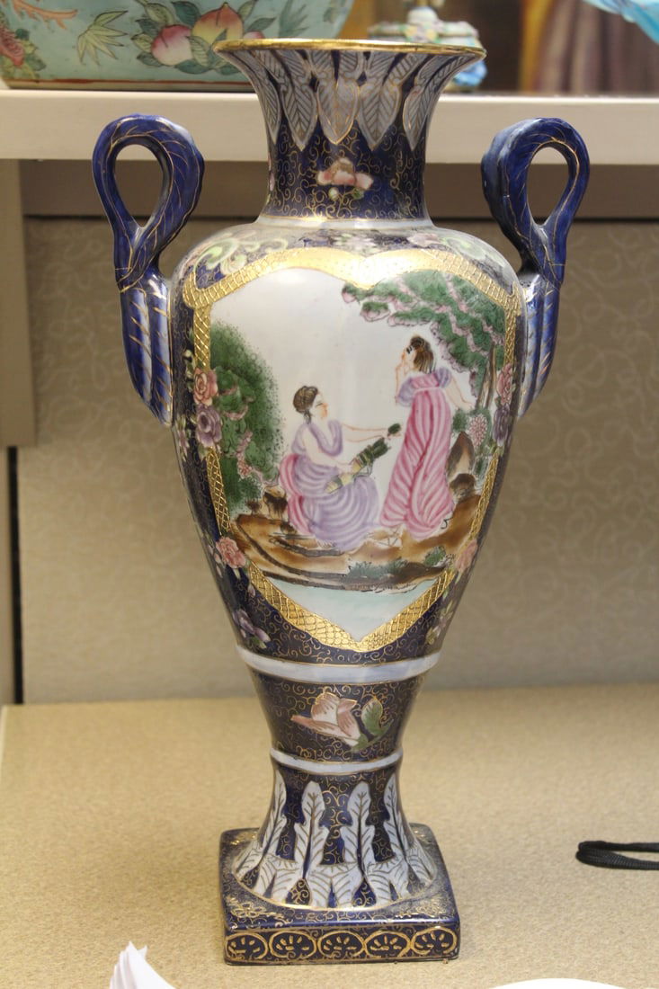 Chinese Export Vase - 3