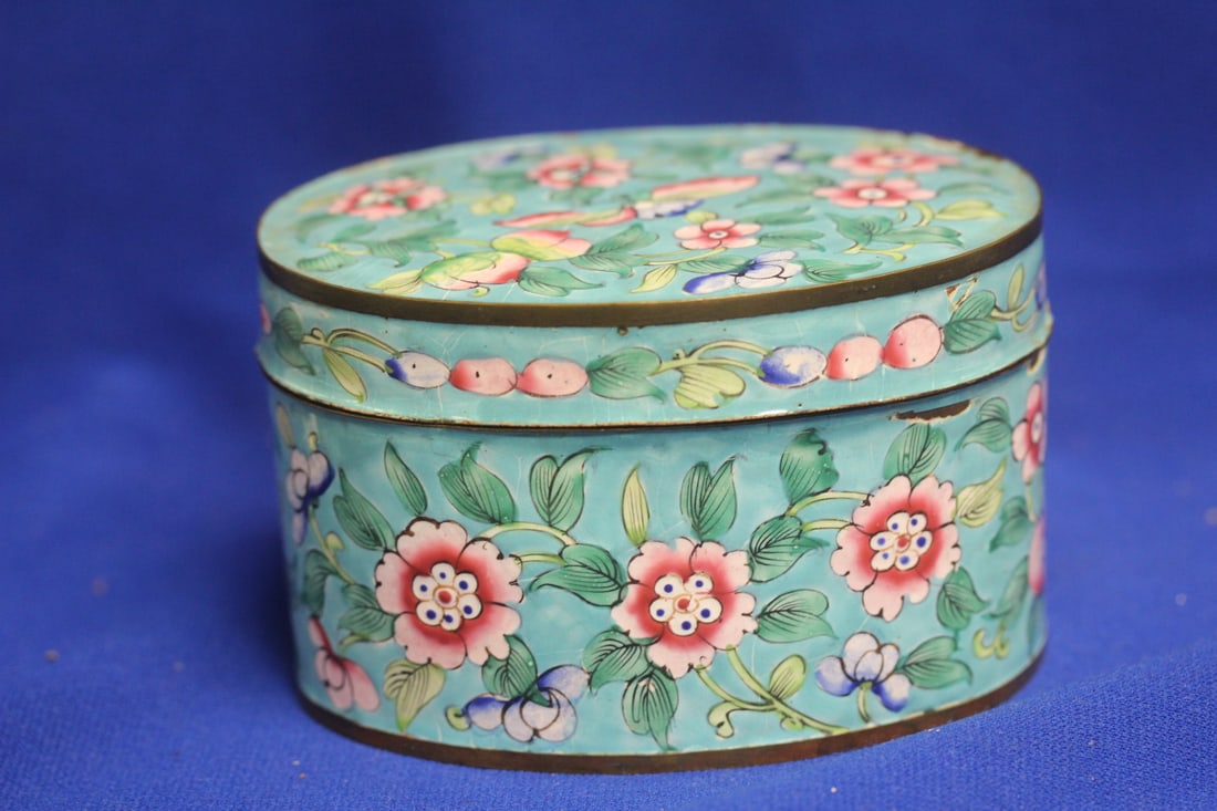 Chinese Enamel Box: please note: minor blemishes as shown - 4 5/8" across