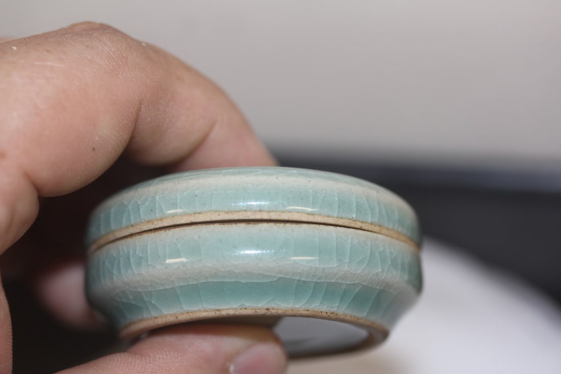 Signed Small Korean Celadon Box - 2