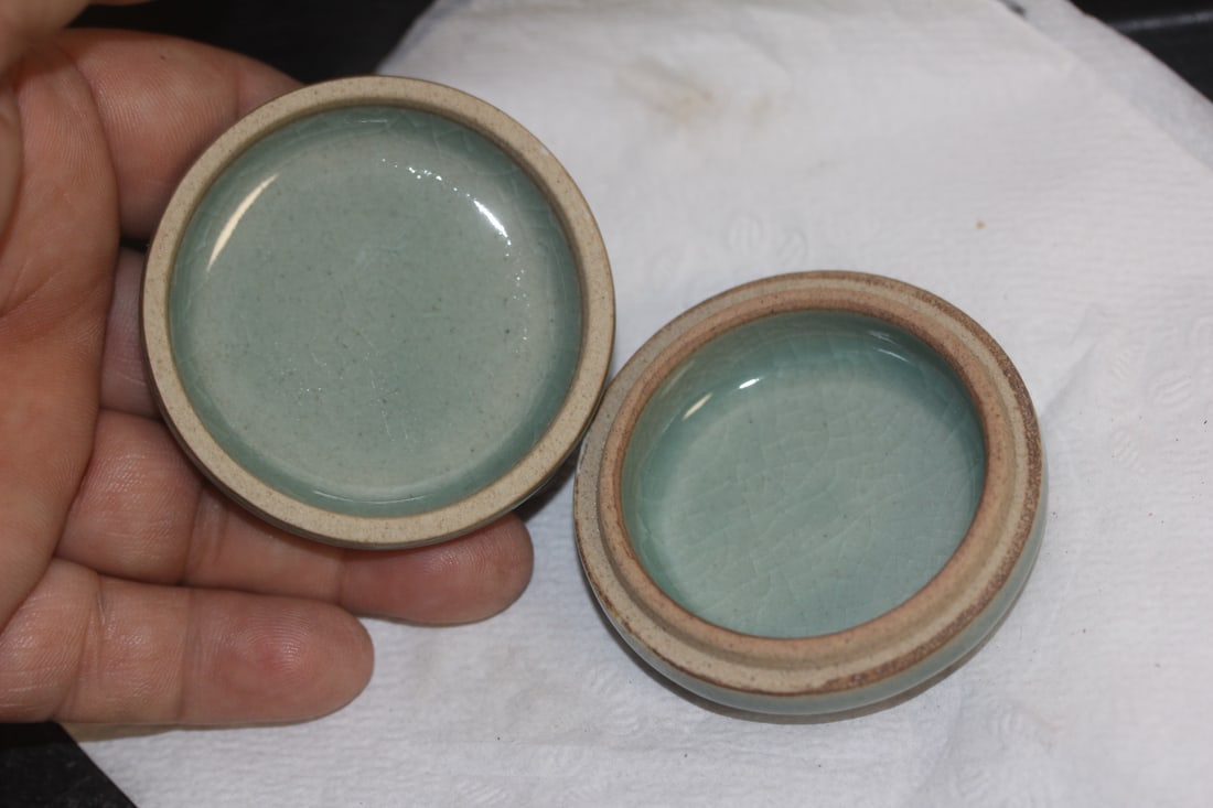 Signed Small Korean Celadon Box - 4