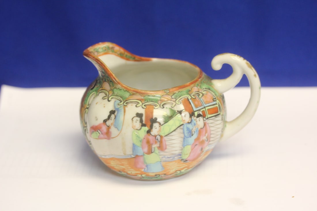 Antique Chinese Rose Medallion Creamer: late 19th to ealry 20th century - 4 5/8" across