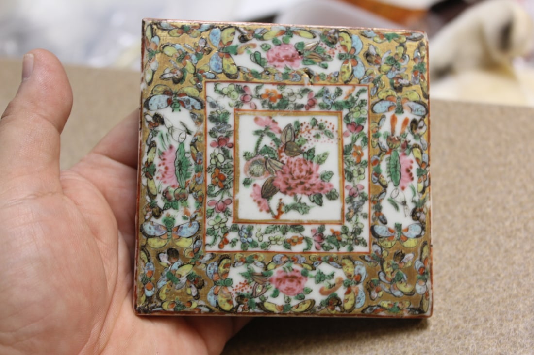 Rare Rose Medallion Tile: 19th century - 4" square