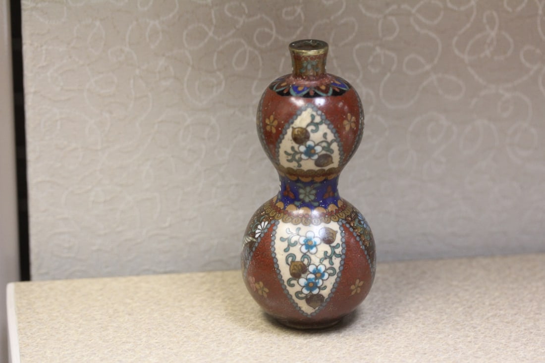 Japanese Gourd Shape Cloisonne Vase: 19th c entury - 5 inches tall
