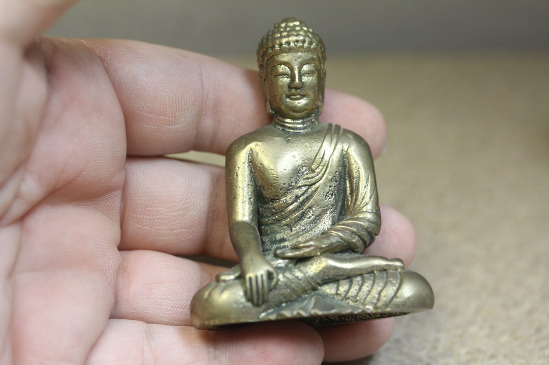 Vintage/Antique Kwan Yin: solid bronze/brass - appeared to be well made - 2 3/4" tall