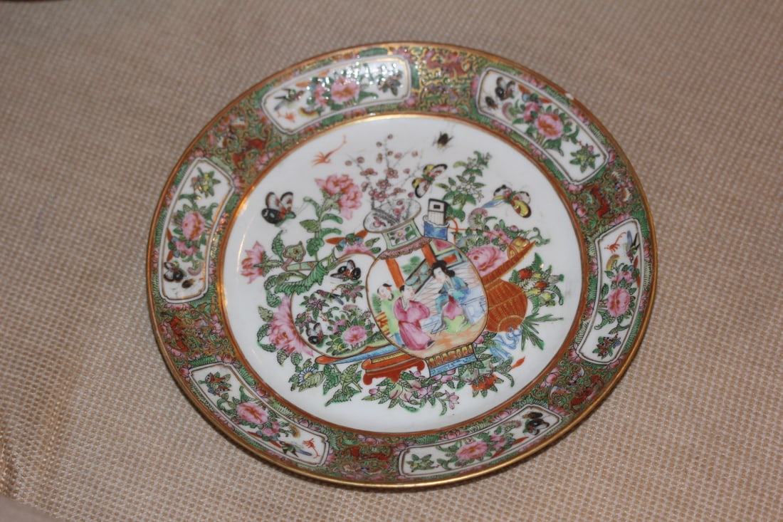 Chinese Rose Medallion Plate (1 of 9)