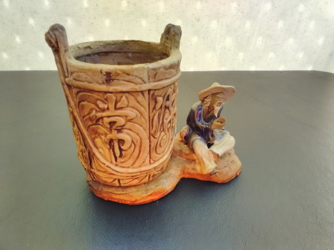 A Vintage Pottery Plant Pot (?): 4 1/4 inches tall