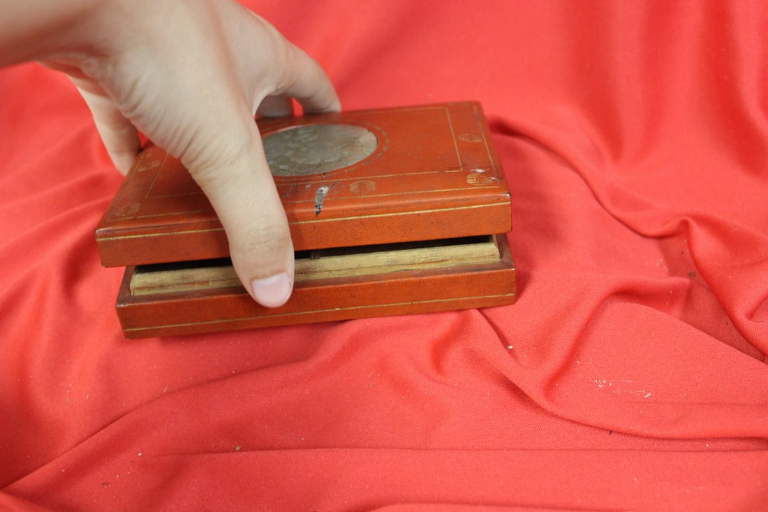 A Chinese Lacquer Box - 4