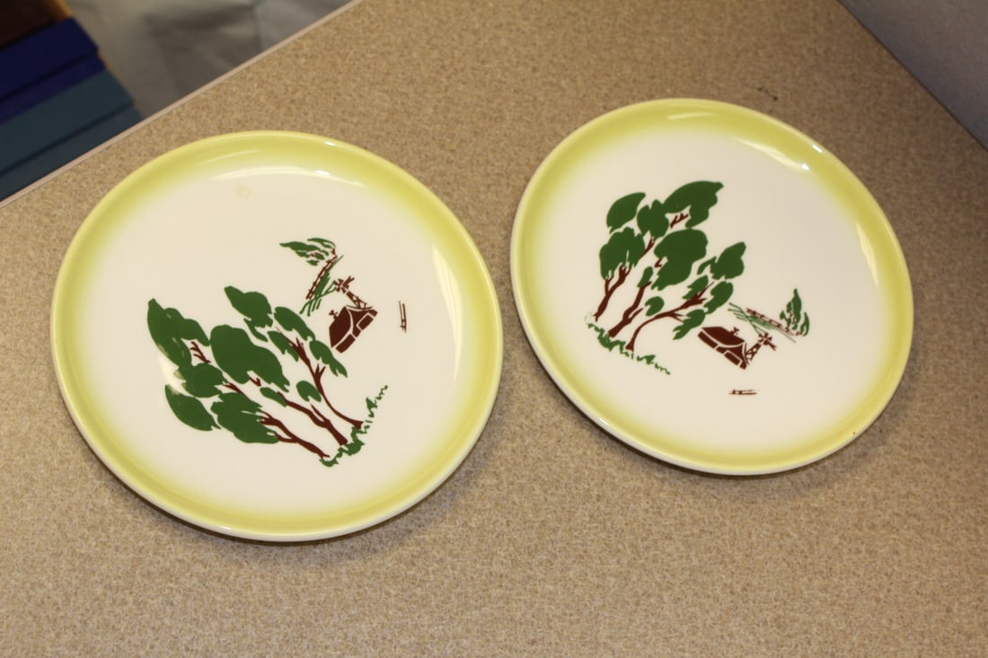 California Retro Brockware Plates: set of 2 bread plates - handpainted - 6 5/8" in diameter