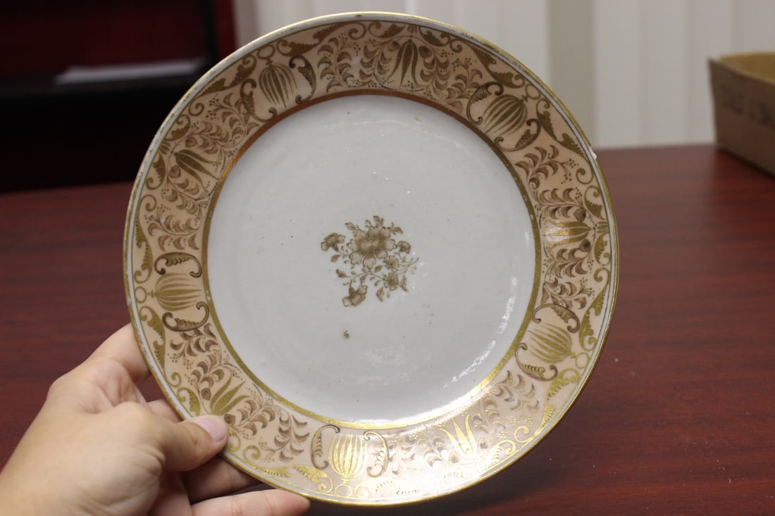 A Chinese Export Plate (1 of 4)