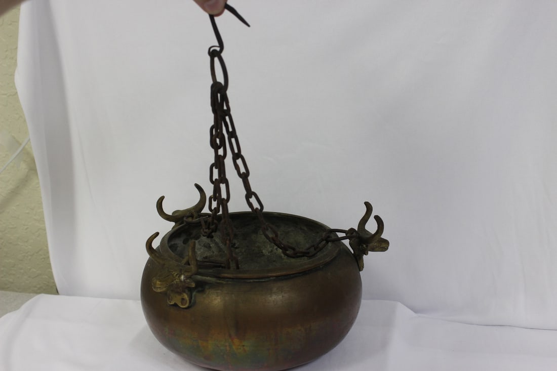 A Vintage Copper Basin With Chain: approximately 8 1/2" in diameter